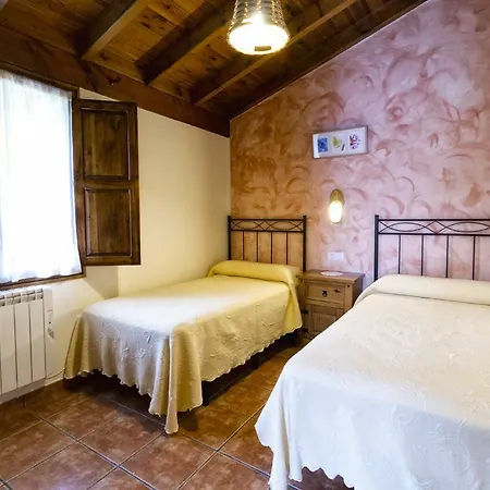 Les Xanes Rurales Hotel *